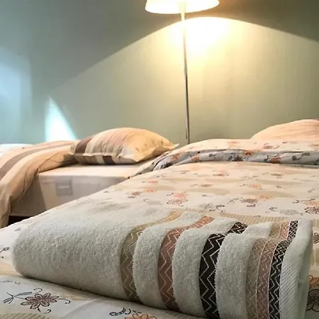 Apartment Alternative Canape